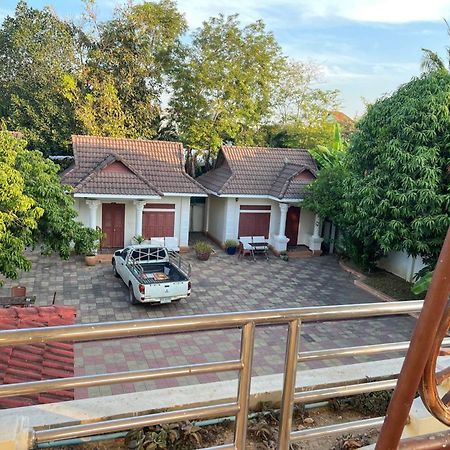 Lotus Blanc Homestay Battambang Buitenkant foto